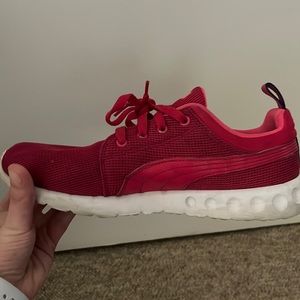 Puma size 9 running shoes